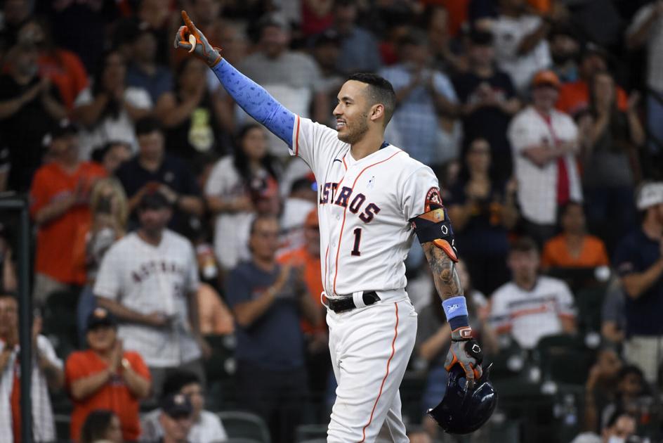 Carlos Correa honors his dad with a home run