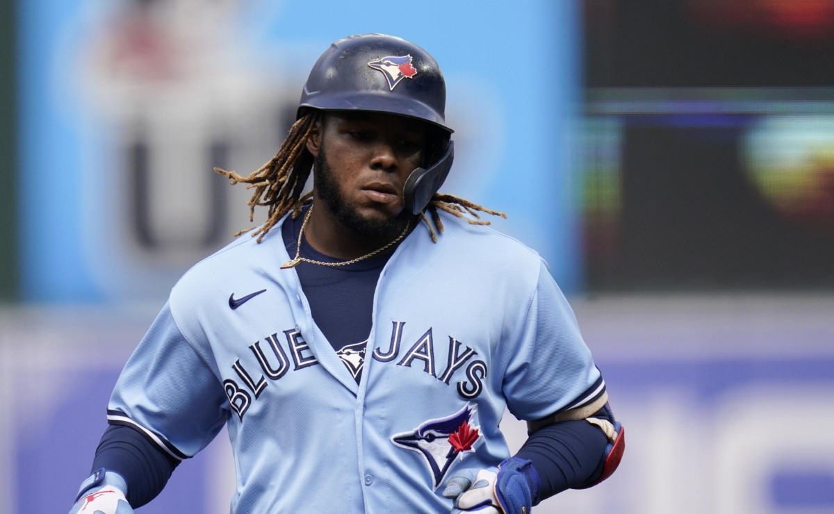 They discover why Vladimir Guerrero Jr. is on fire with the bat this 2021