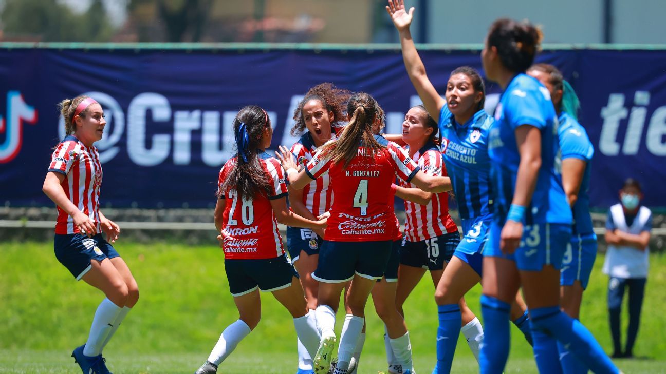 Chivas women's rescued a draw against Cruz Azul in the last minute