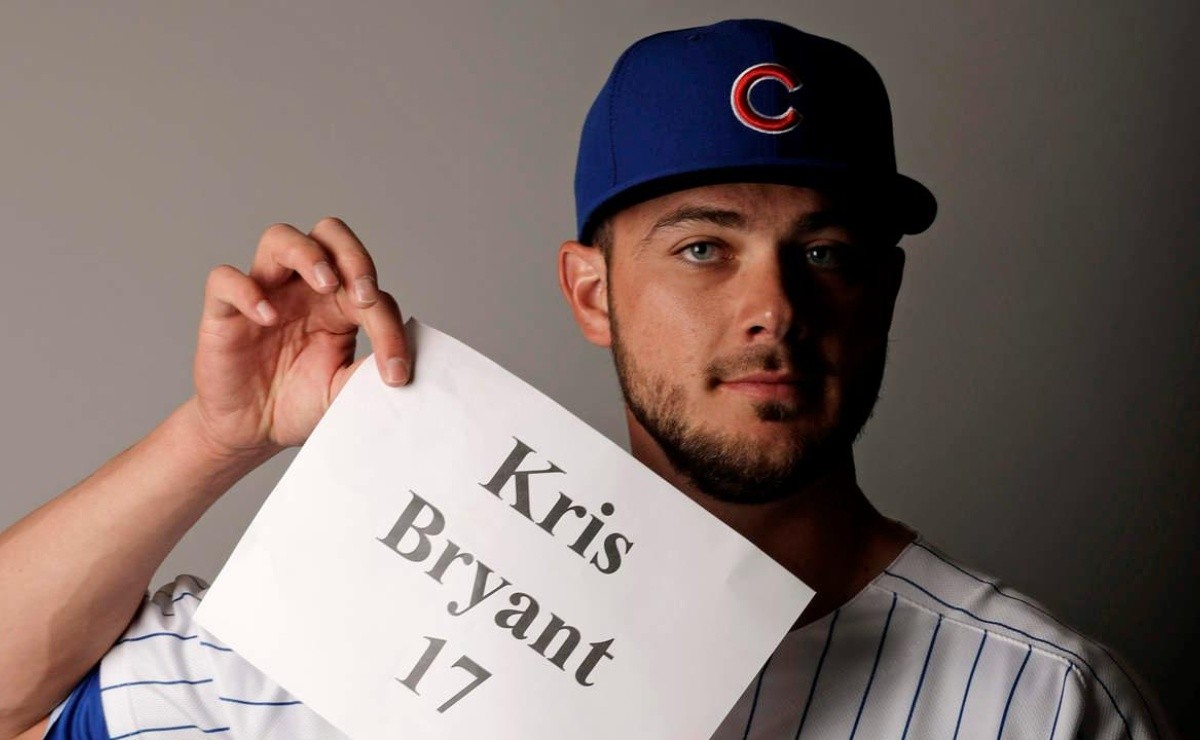 He leaves yes or yes: Kris Bryant has a foot and a half outside the Chicago Cubs