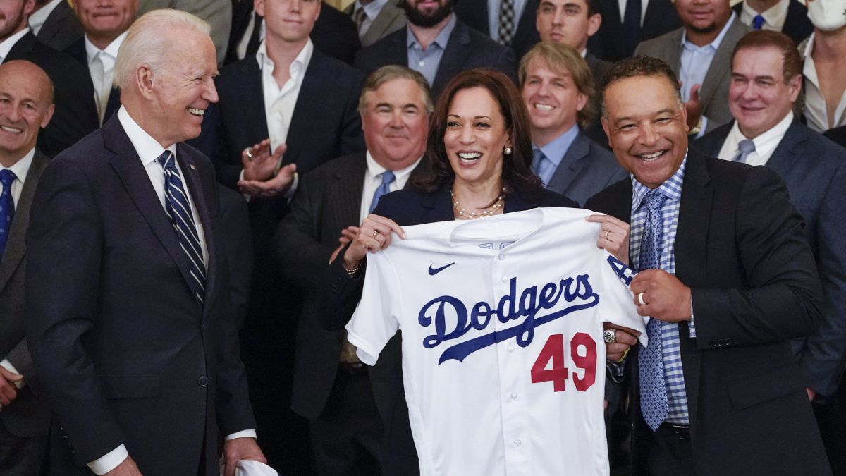 Joe Biden welcomes the Los Angeles Dodgers to the White