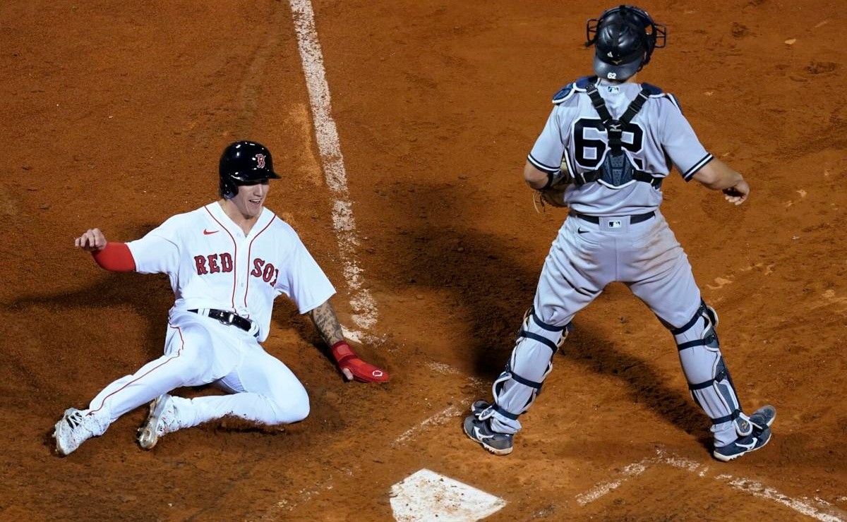 MLB: Terrifying! Yankees reliever throws four wild pitches in one inning and Red Sox win