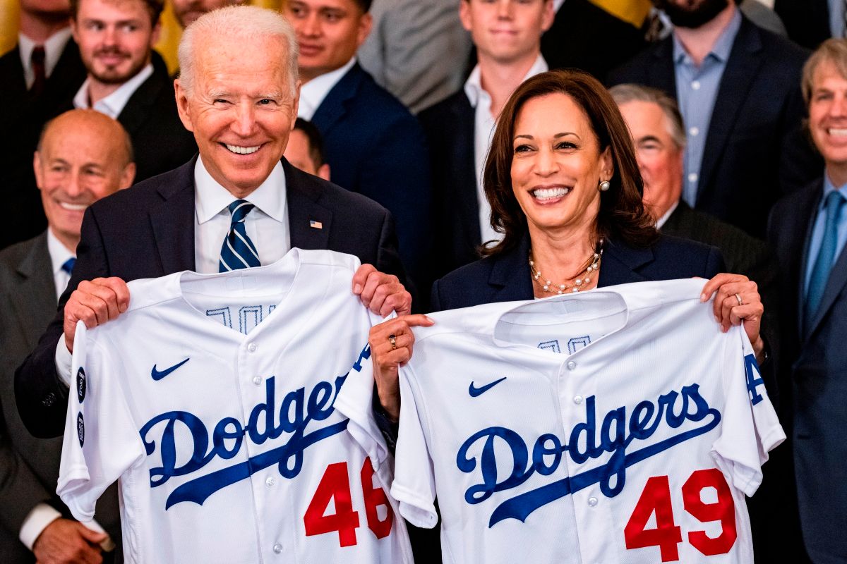 "Pillar of American Culture": Joe Biden pays tribute to champion Dodgers, but a mariachi jacket steals the event