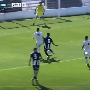 He continues on a streak with the referees: unusual penalty against Boca en Reserva