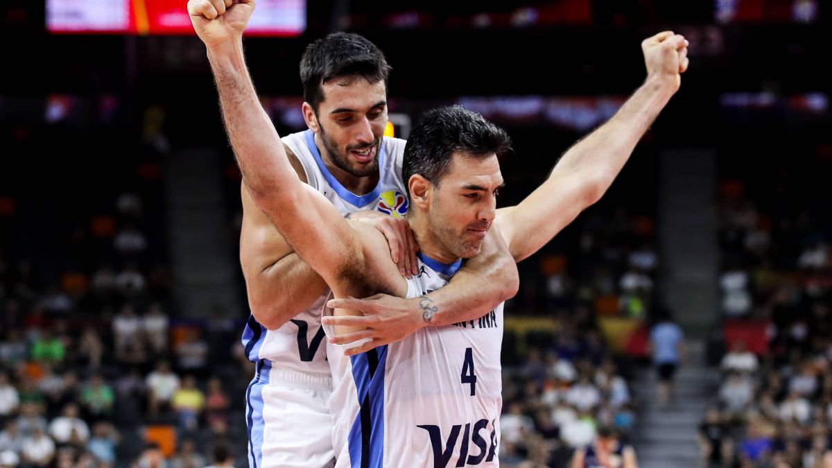 In the hands of Scola and Campazzo