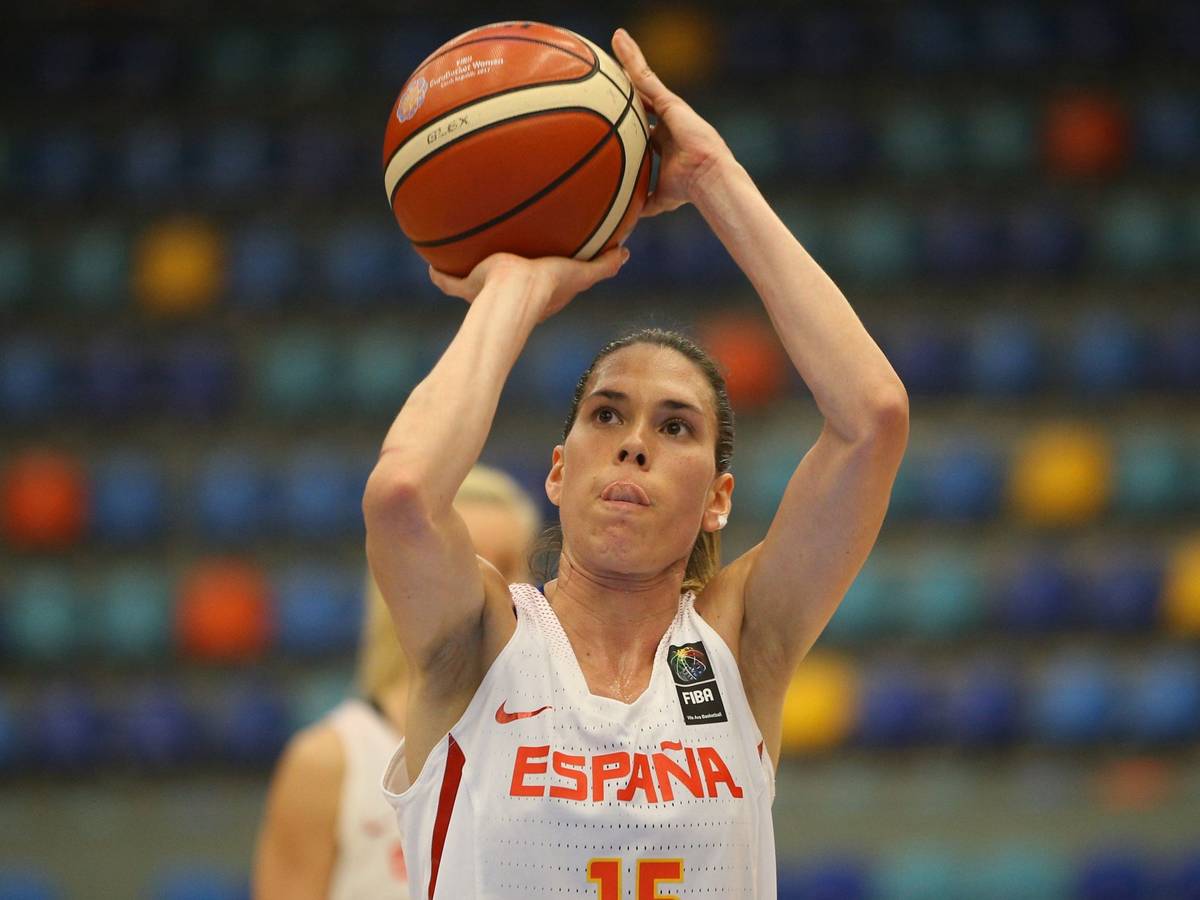 Photo: Anna Cruz, in a game with the national team.  (EFE)