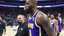 $ 15,000 fine to LeBron James for an obscene gesture