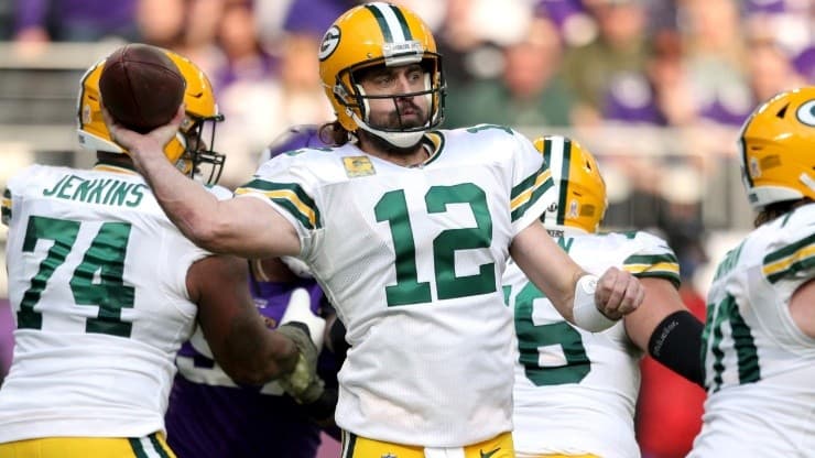 Aaron Rodgers with Green Bay Packers against Minnesota Vikings