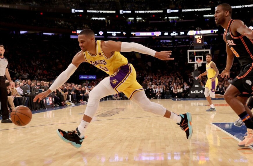 Lakers perform below expectations