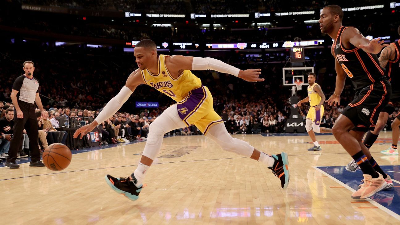 Lakers perform below