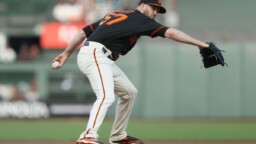 MLB: Giants pitcher Alex Wood goes 'for the jugular' to commissioner Manfred