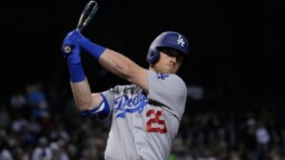 MLB: Rangers buy two outfielders from Dodgers, one of them is a rookie