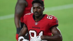 NFL: Antonio Brown ruled out by Bucs for falsifying vaccination certificate