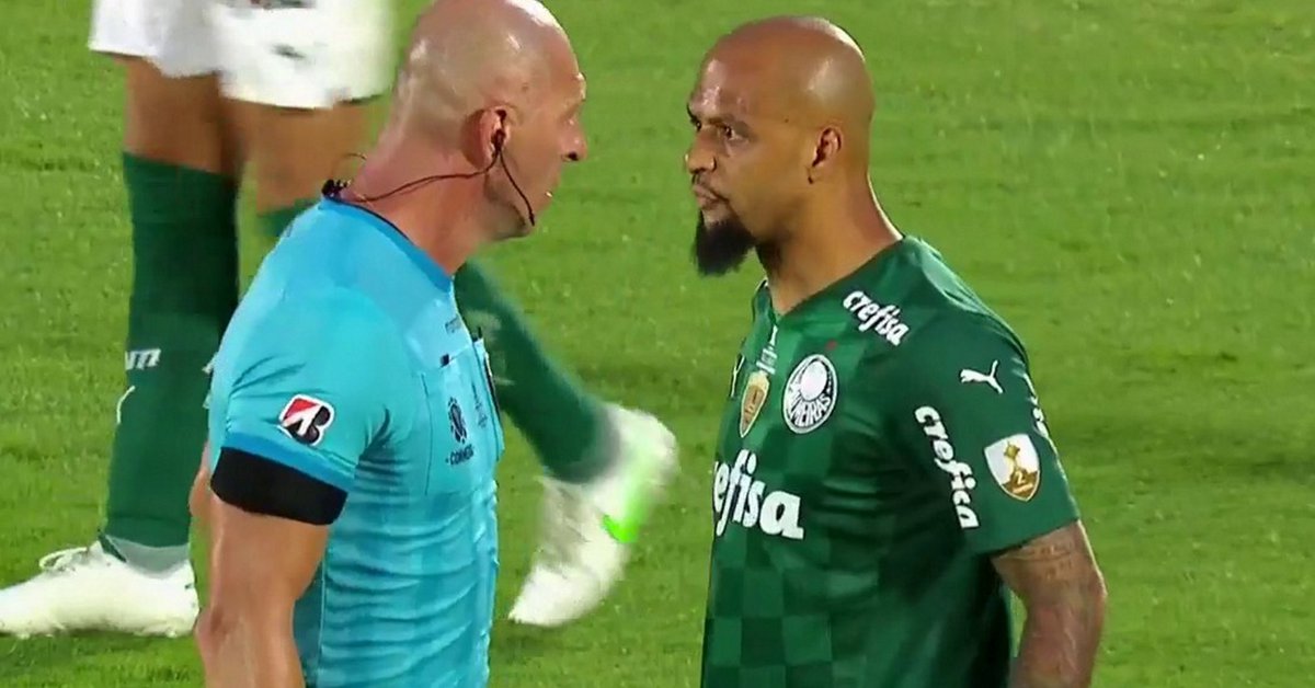 Pitana in the final of the Libertadores the tense face