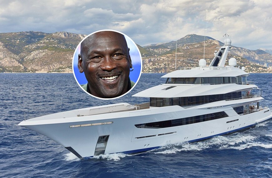 Michael Jordan relaxes on an 80 million euro yacht and has fun on another seven