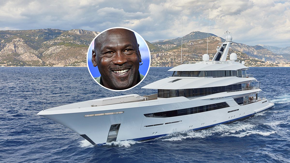 1638482834 Michael Jordan relaxes on an 80 million euro yacht and