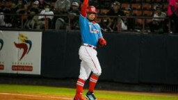 Cardenales cuts the undefeated streak of the Navegantes del Magallanes