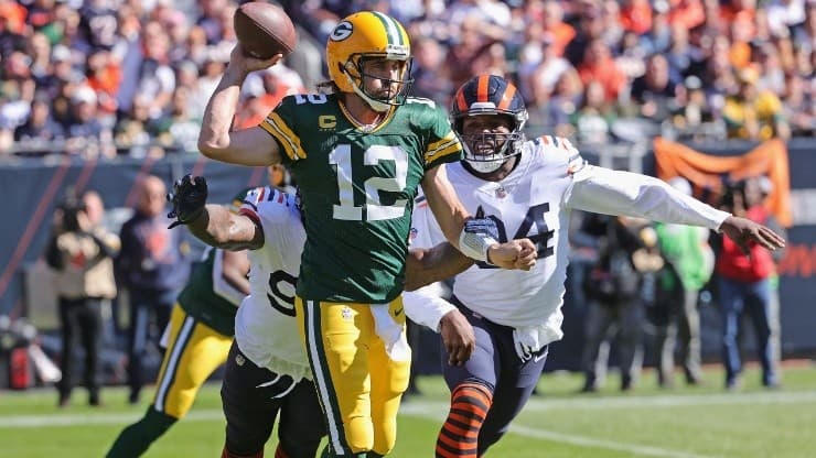 Aaron Rodgers with Green Bay Packers against Chicago Bears