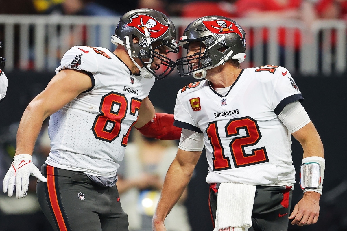 Buccaneers beat Falcons 30 17 Lions surprise and beat Vikings 29 27