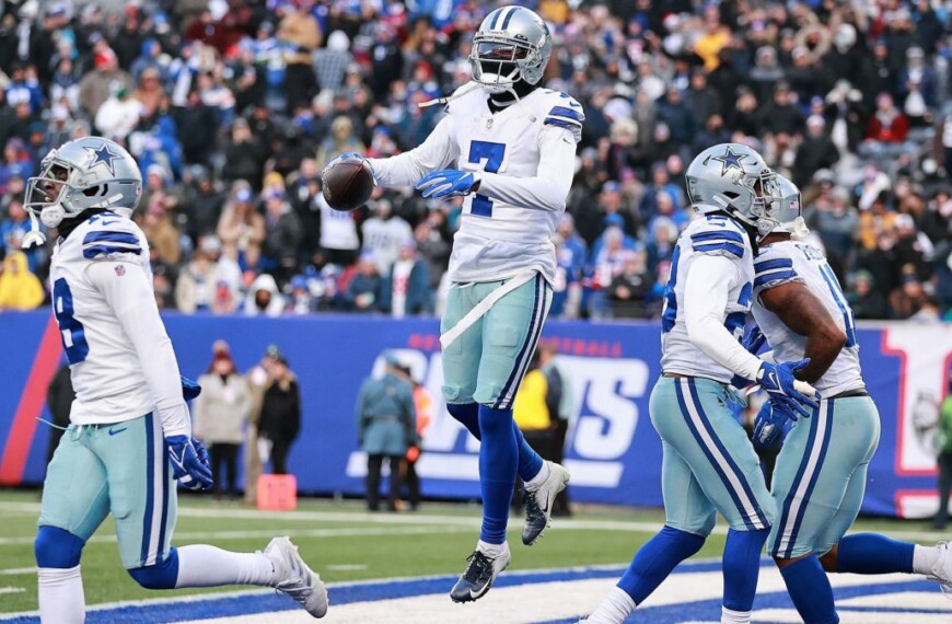 Cowboys advance in playoff race after beating Giants