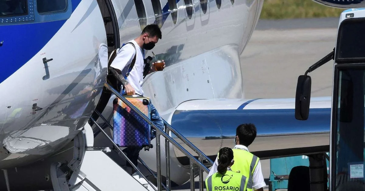 How much does the carry on suitcase with which Lionel Messi