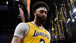 How will the loss of Anthony Davis affect the Lakers for a month?