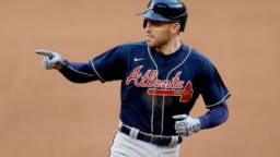 MLB: Freddie Freeman is 'losing patience' with Braves and Dodgers emerges to sign him