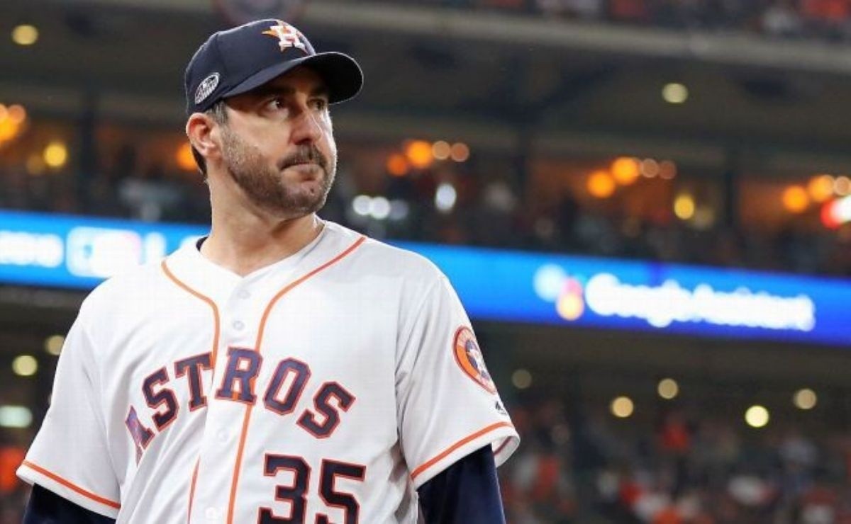 MLB Justin Verlander shows off his family Christmas with model