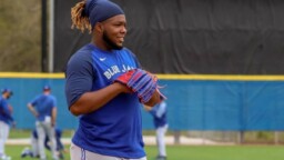 MLB Video: Vladdy Jr does not stop and continues to hit long home run hits