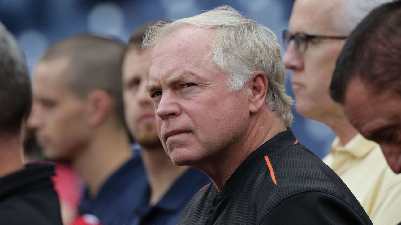 Mets hire Buck Showalter as new manager