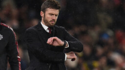 Michael Carrick resigns from Manchester United