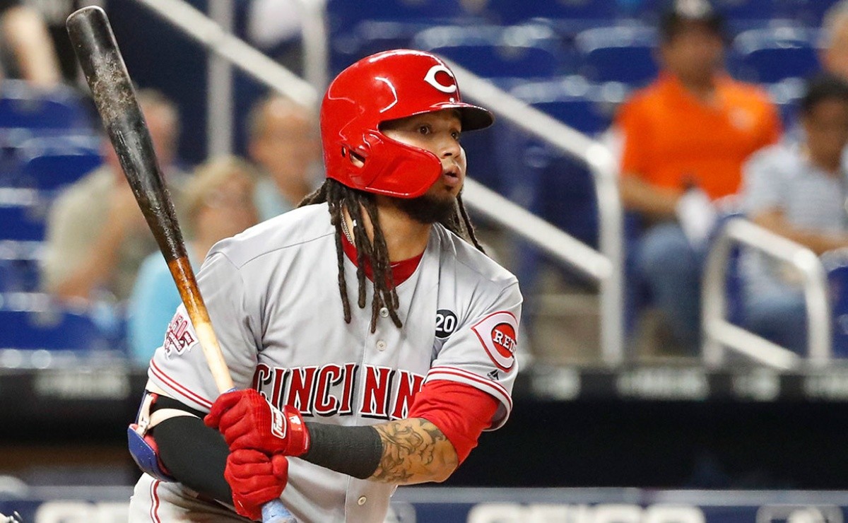 NPB Details emerge of Freddy Galvis contract with Japans Fukuoka