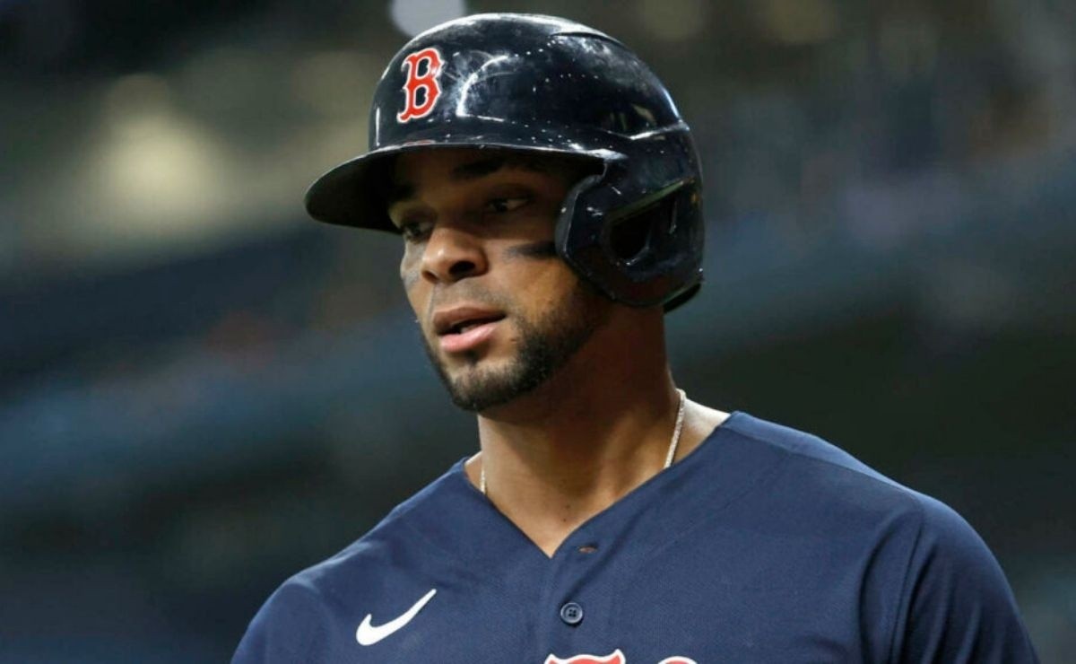 Red Sox Is Xander Bogaerts stay at Boston shortstop in