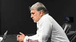 'Tata' Martino asks "patience" and "not to burden him too much" to Marcelo Flores