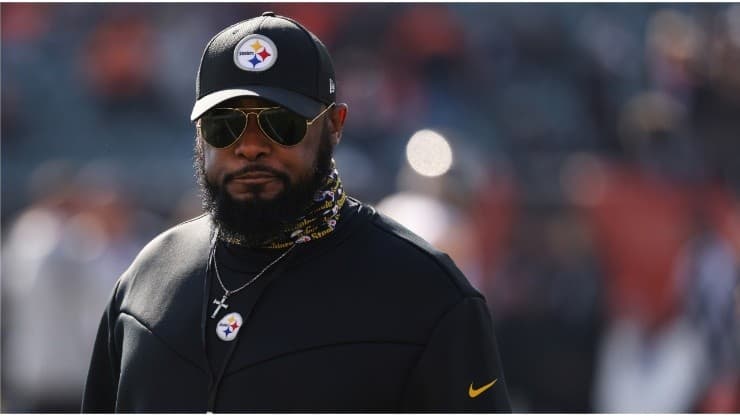 Tomlin, angry at the opinions of his team.