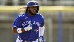 Vladimir Guerrero Jr.'s younger brother surprises with his hits at age 15
