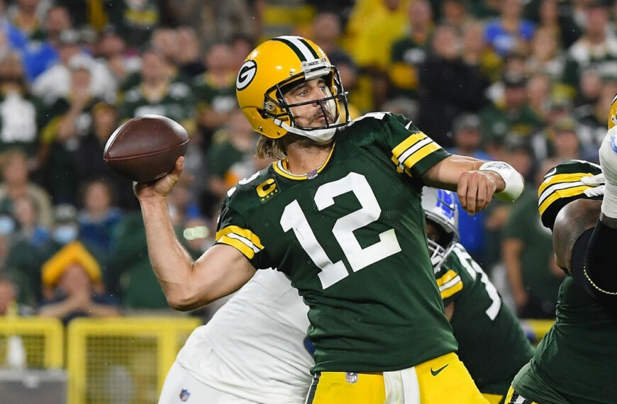 Why does Aaron Rodgers deserve the NFL MVP in 2021?
