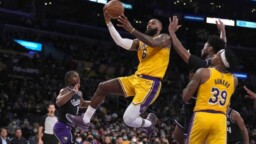 Lakers vs Kings: LeBron and Monk recital save Los Angeles