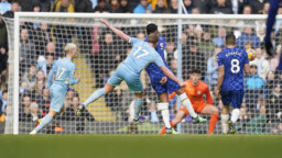 De Bruyne knocks out Chelsea and gives Manchester City half a Premier League