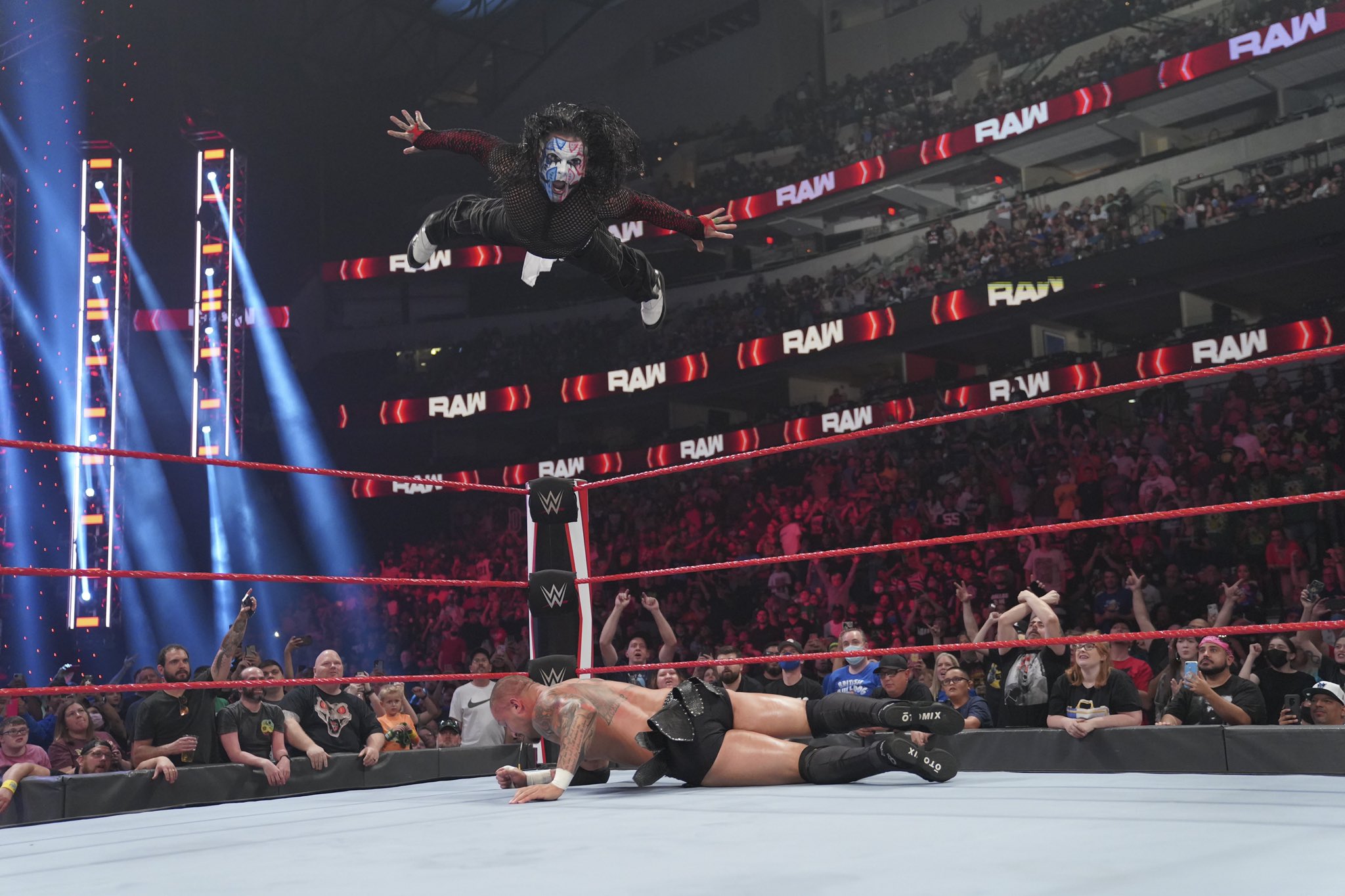 Jeff Hardy vs. Karrion Kross on WWE Raw