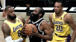 Harden, fed up with Irving and the Nets
