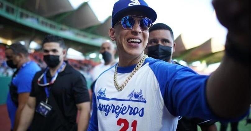 Daddy Yankee moves the chips with the Cangrejeros de Santurce