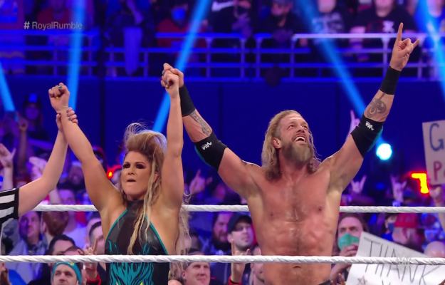 Edge and Beth Phoenix defeat The Miz and Maryse at WWE Royal Rumble 2022
