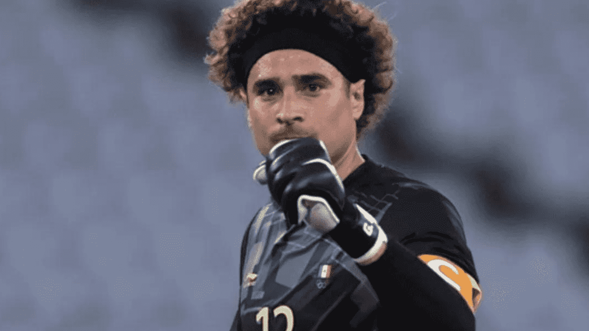 Guillermo Ochoa discovered his wife in action The photo that