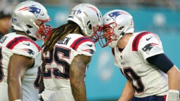Mac Jones has the support of the entire Patriots team to face the NFL postseason