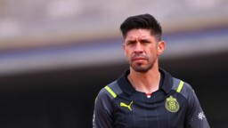 Oribe Peralta: "The Mexican player is not allowed to make mistakes, while the foreigner is"