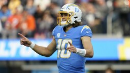 Picks: Colts, Chargers and 49ers will be the last invited to the Playoffs