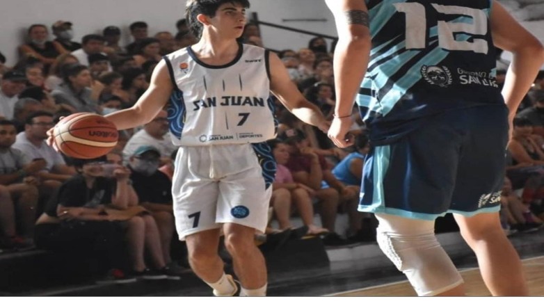 Santiago Nesman was summoned to the Argentine basketball preselection