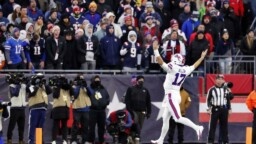 The Patriots 'humiliated' and the NFL knows the 'new Tom Brady' in the playoffs