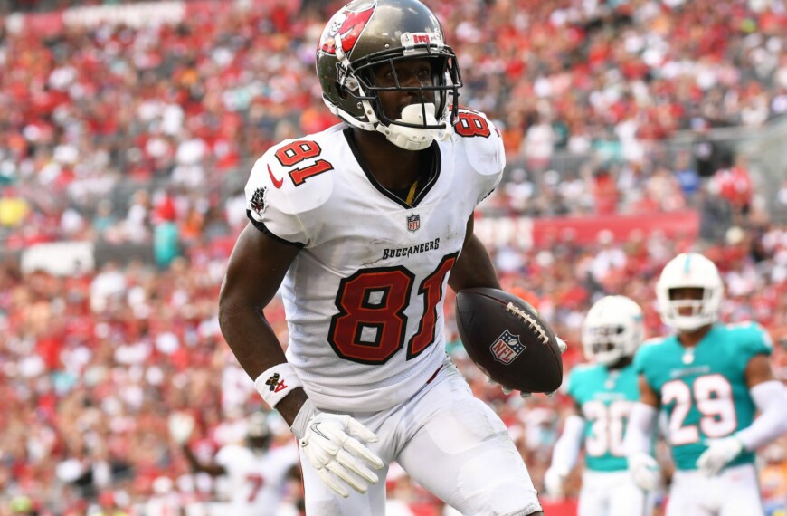 What happened to Antonio Brown? Former Buccaneers WR faces uphill battle to continue NFL’s future